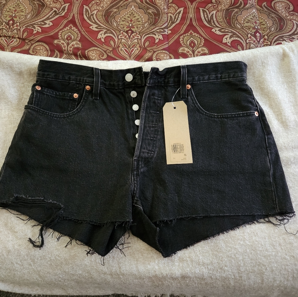 Women's Levis button fly shorts